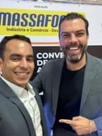 Vitor Novaes em evento de networking